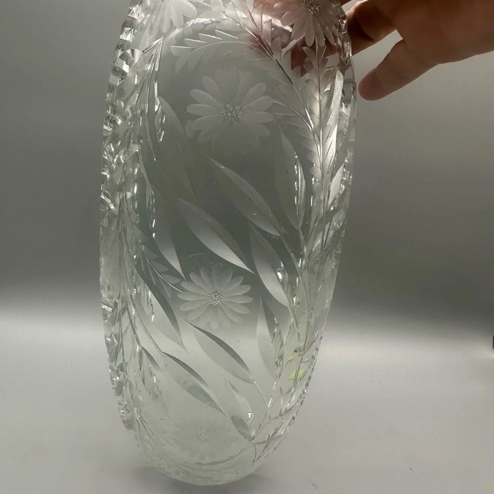 Intricate Clear Glass Serving Dish